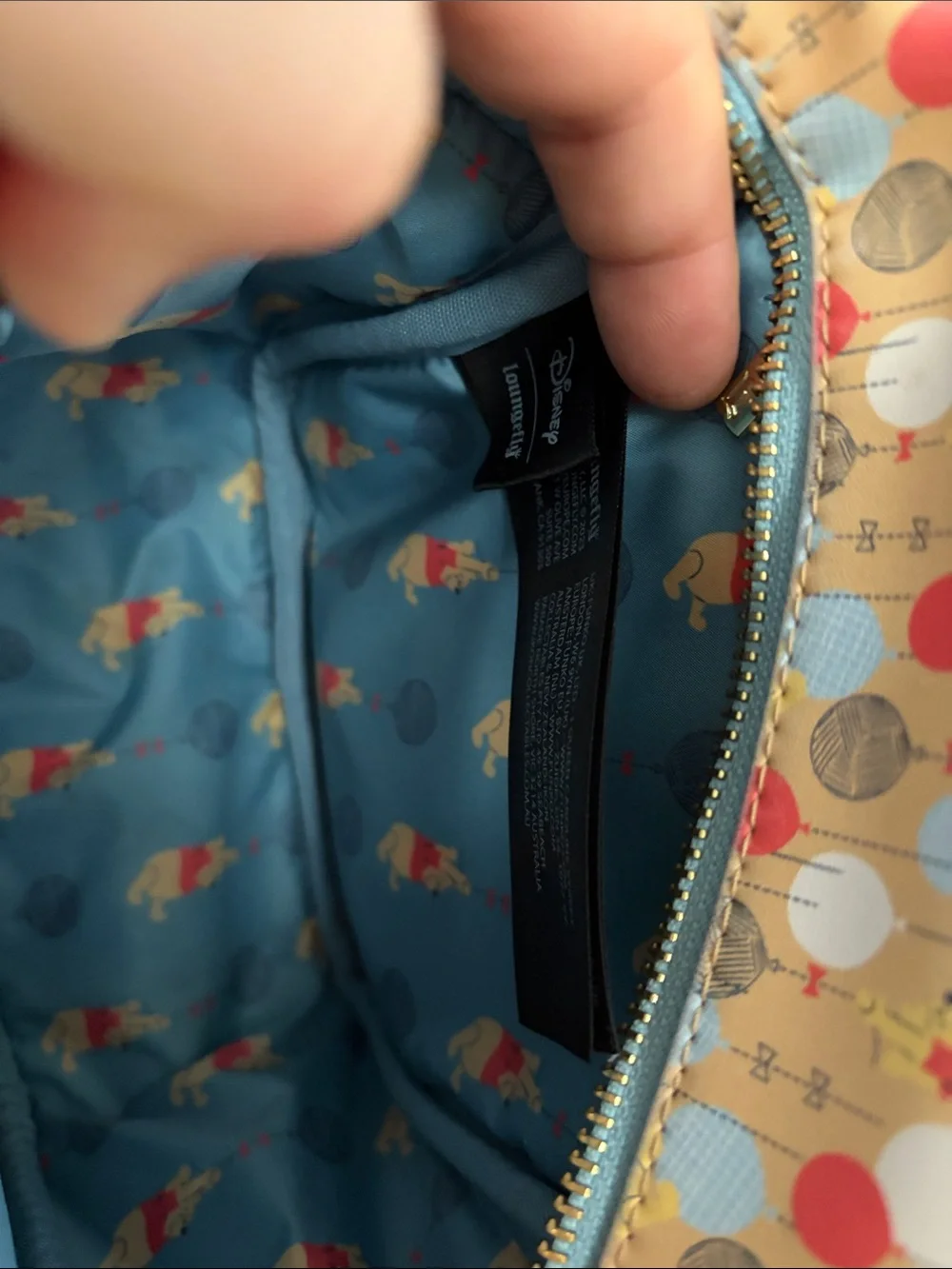 Loungefly Disney‎ Beige Winnie the Pooh Balloon Crossbody Bag with Blue Trim